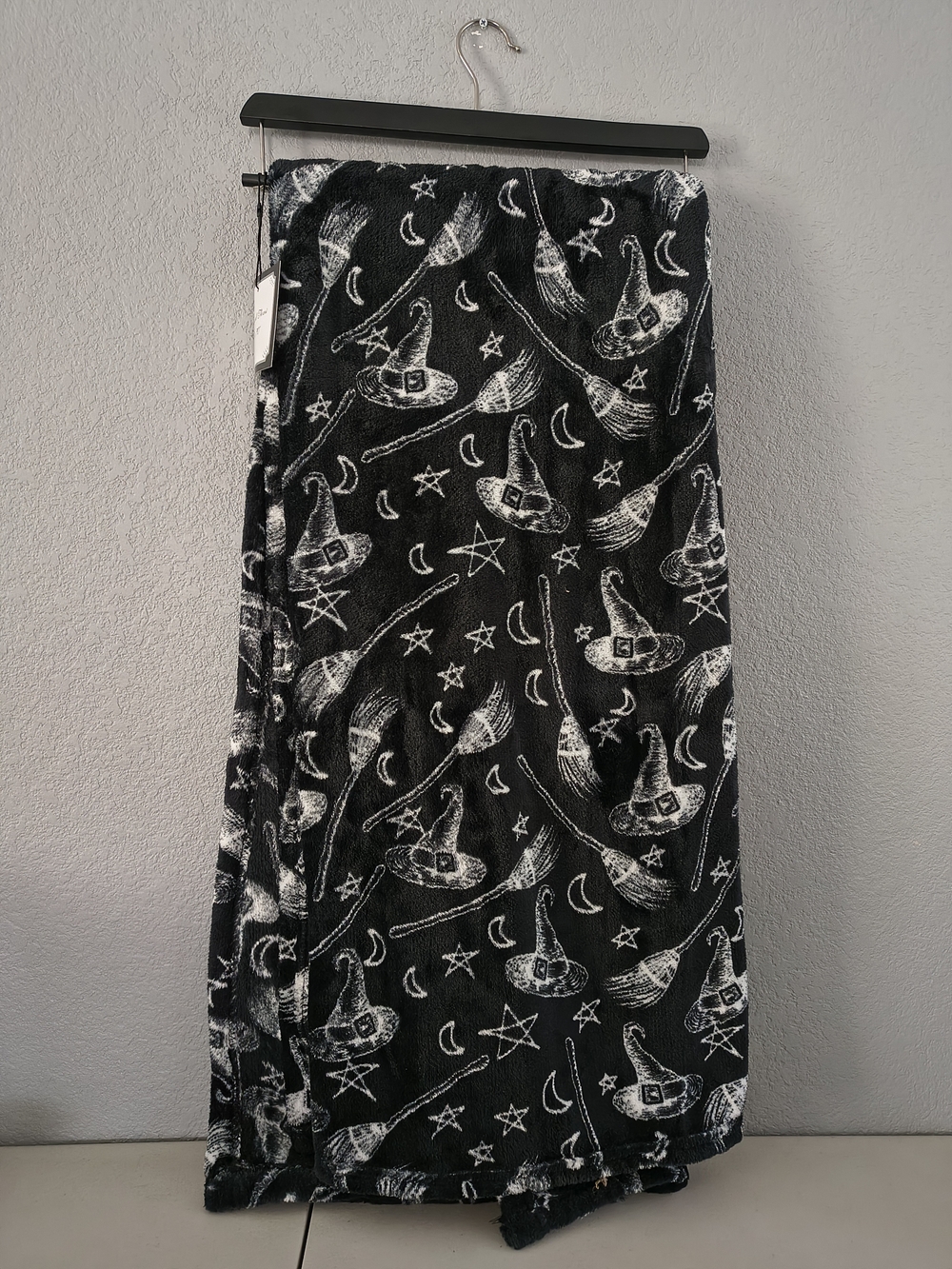 Halloween Black Throw Blanket Witchy Mystical Brooms Witch Hats Decor
